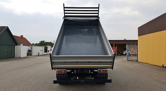 Mitsubishi Fuso 19 of 24