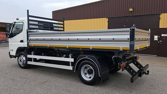 Mitsubishi Fuso 12 of 24