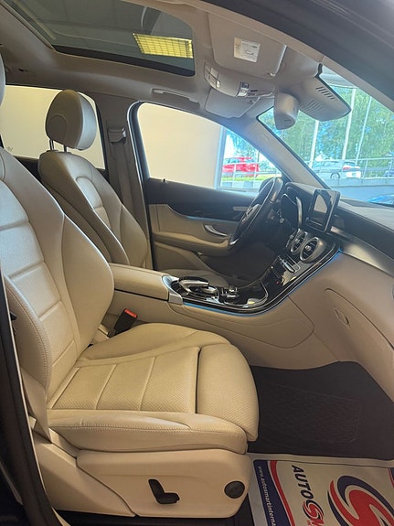 Mercedes-Benz GLC350 e 8 of 17