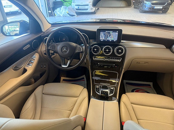 Mercedes-Benz GLC350 e 17 of 17