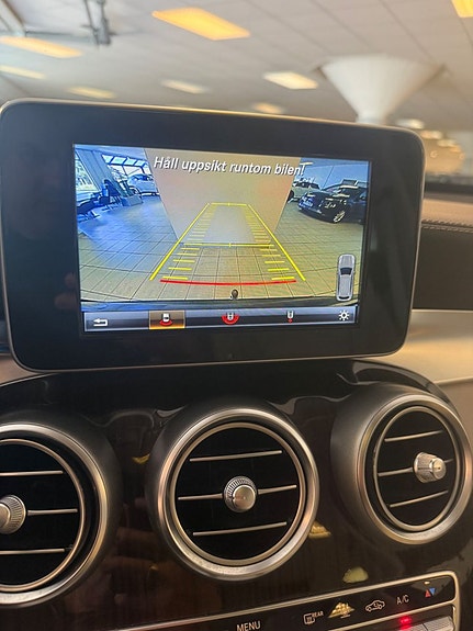 Mercedes-Benz GLC350 e 11 of 17