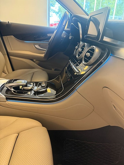 Mercedes-Benz GLC350 e 13 of 17