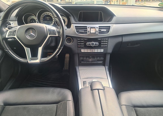 Mercedes-Benz E350 10 of 17