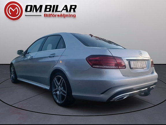 Mercedes-Benz E350 9 of 17