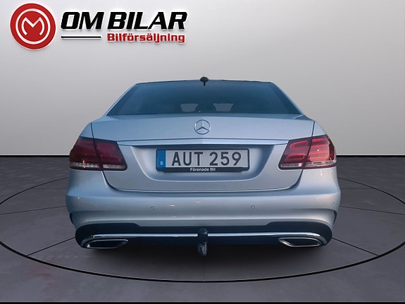 Mercedes-Benz E350 7 of 17