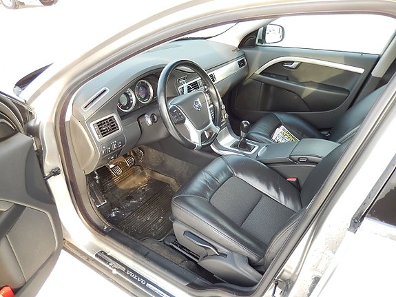 Volvo V70 7 of 11