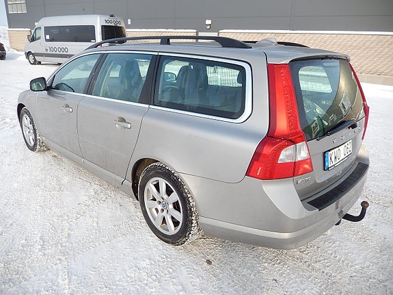 Volvo V70 3 of 11