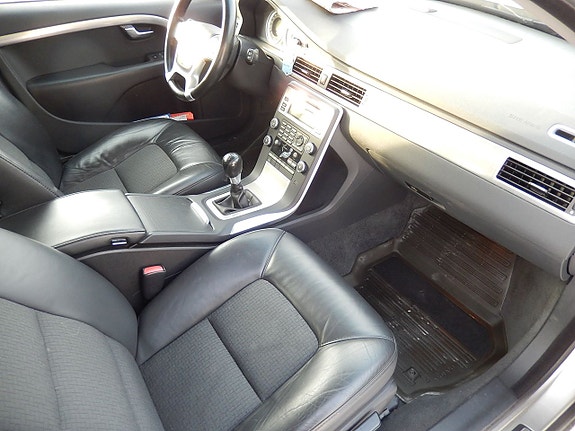 Volvo V70 9 of 11