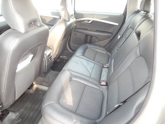 Volvo V70 8 of 11