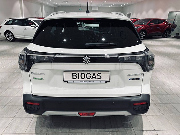 Suzuki S-Cross 7 of 14