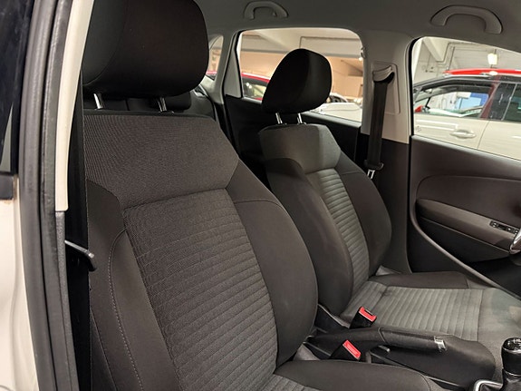 Volkswagen Polo 19 of 24