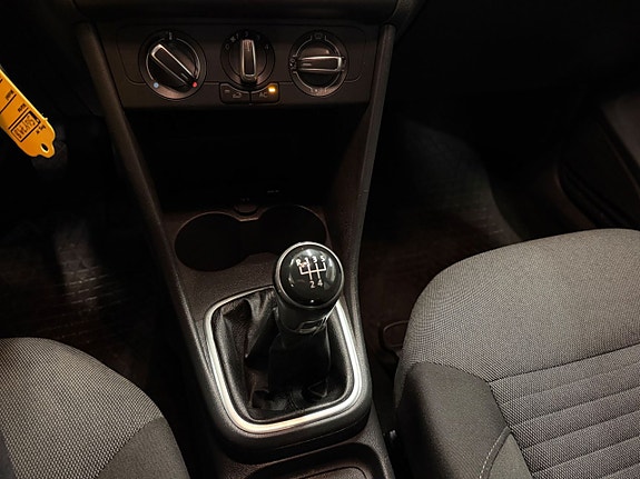 Volkswagen Polo 12 of 24