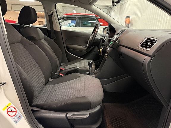 Volkswagen Polo 21 of 24