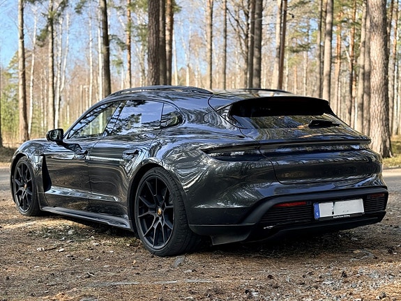 Porsche Taycan GTS 14 of 30
