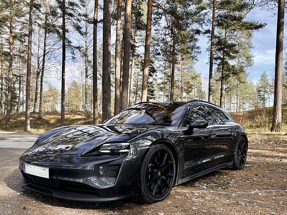 Porsche Taycan GTS 10 of 30