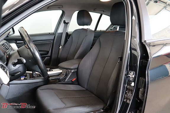 BMW 120 9 of 18