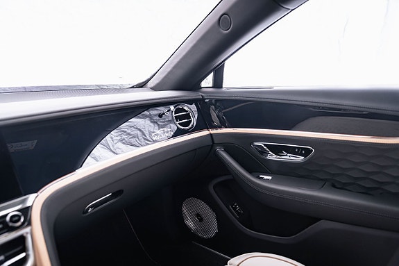 Bentley Flying Spur 22 of 28