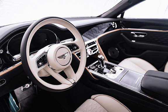 Bentley Flying Spur 12 of 28