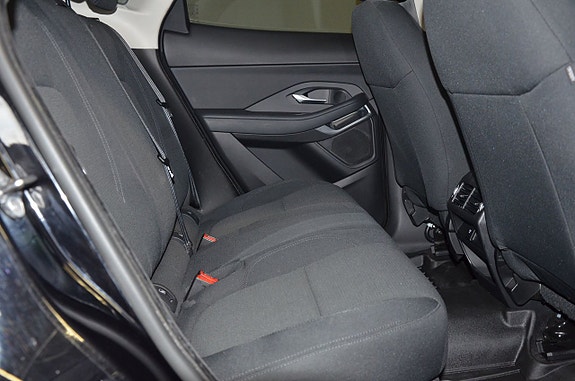 Jaguar E-PACE 17 of 22