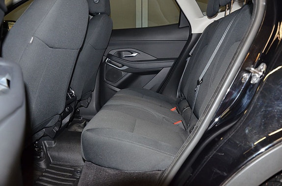 Jaguar E-PACE 15 of 22