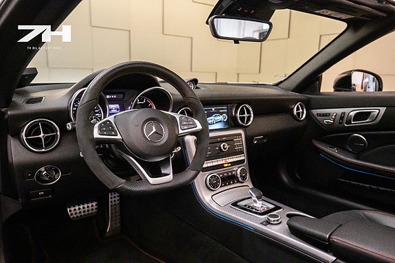 Mercedes-Benz SLC43 9 of 24
