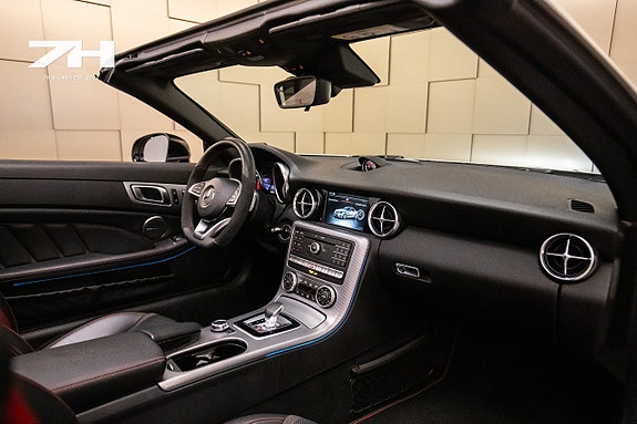 Mercedes-Benz SLC43 17 of 24