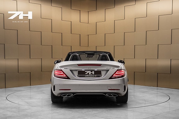 Mercedes-Benz SLC43 4 of 24