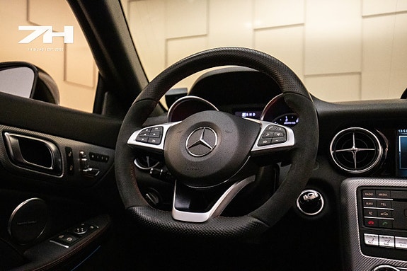 Mercedes-Benz SLC43 11 of 24