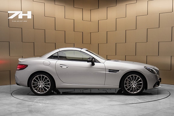 Mercedes-Benz SLC43 6 of 24
