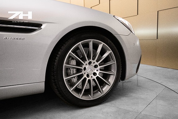 Mercedes-Benz SLC43 21 of 24