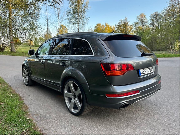 Audi Q7 4 of 5