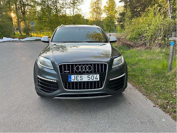 Audi Q7 3 of 5