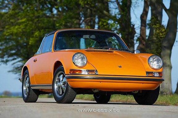 Porsche 911 Targa 2 of 5