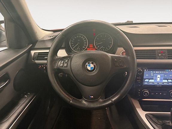 BMW 320 11 of 14