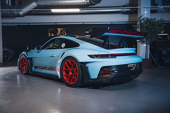 Porsche 911 3 of 5