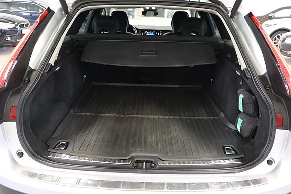 Volvo V90 Cross Country 18 of 26
