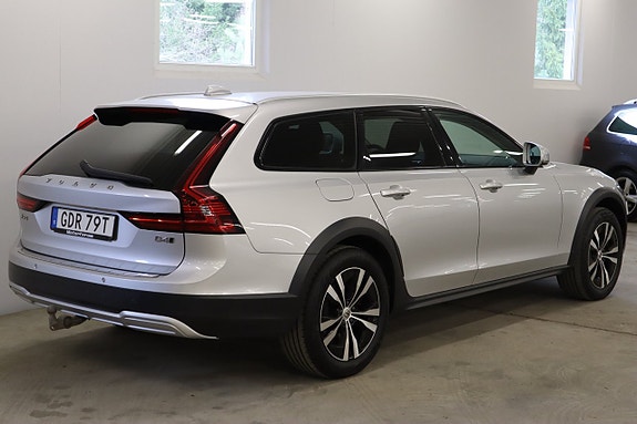 Volvo V90 Cross Country 4 of 5