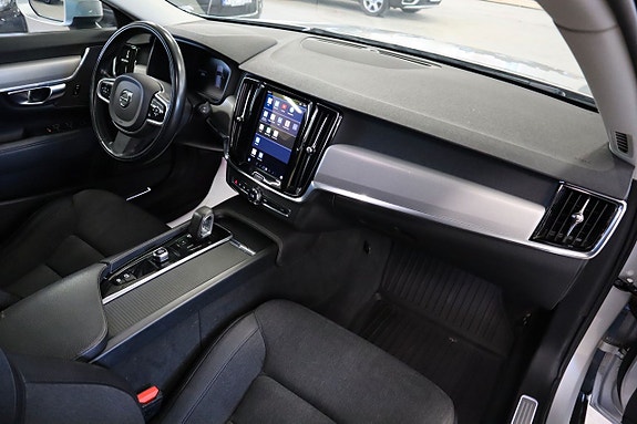 Volvo V90 Cross Country 6 of 26