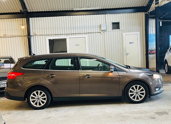 Ford Focus 2 of 5