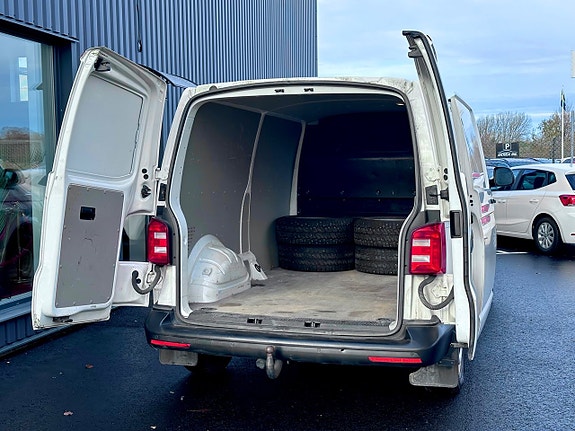 Volkswagen Transporter 12 of 21