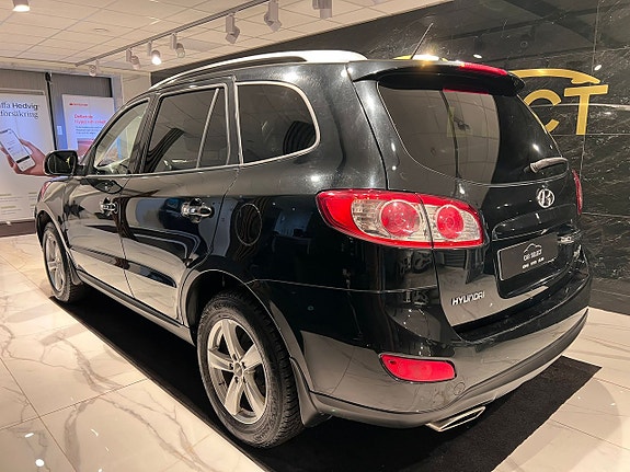 Hyundai Santa Fe 3 of 23