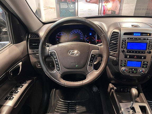Hyundai Santa Fe 10 of 23