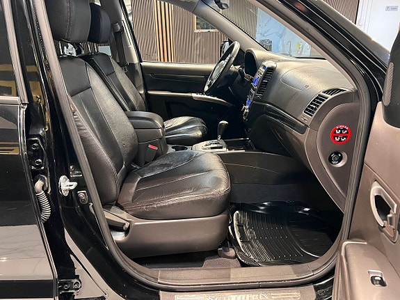 Hyundai Santa Fe 14 of 23