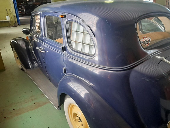 Chevrolet Master 4 of 15