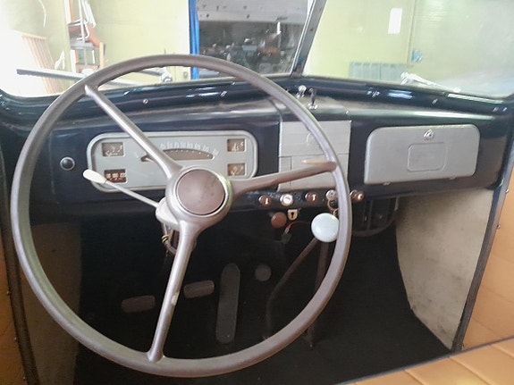 Chevrolet Master 8 of 15