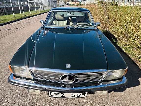 Mercedes-Benz 280 4 of 5