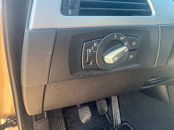 BMW 320 11 of 16