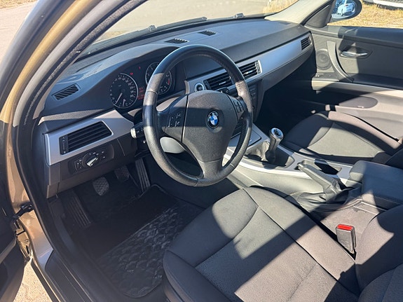 BMW 320 7 of 16