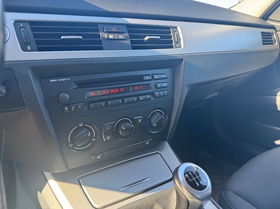 BMW 320 14 of 16