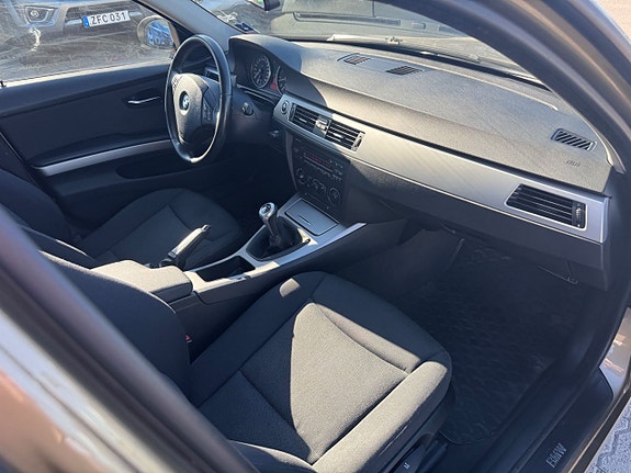 BMW 320 5 of 16